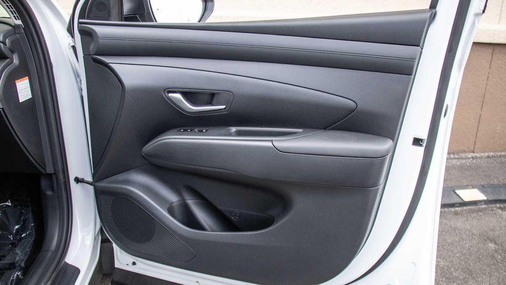 new 2025 Hyundai TUCSON Hybrid car, priced at $35,930