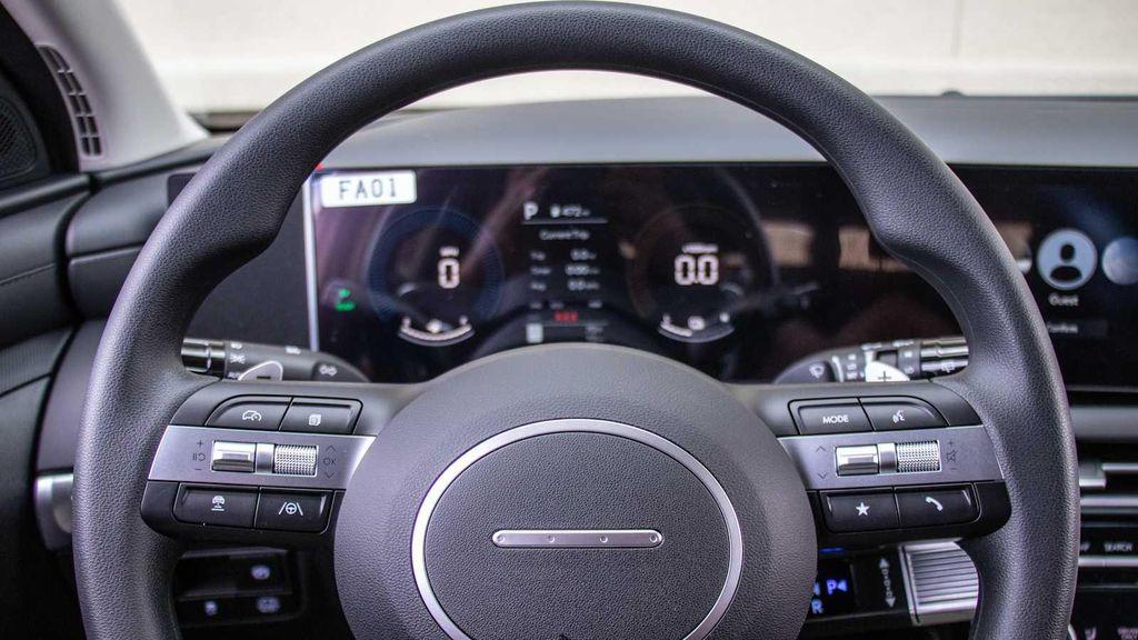 new 2025 Hyundai TUCSON Hybrid car, priced at $35,930
