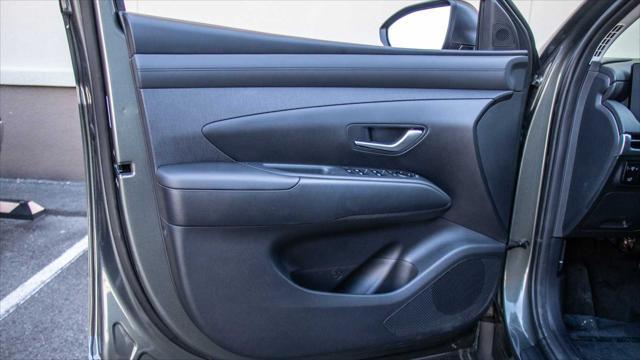 new 2025 Hyundai TUCSON Hybrid car, priced at $38,365