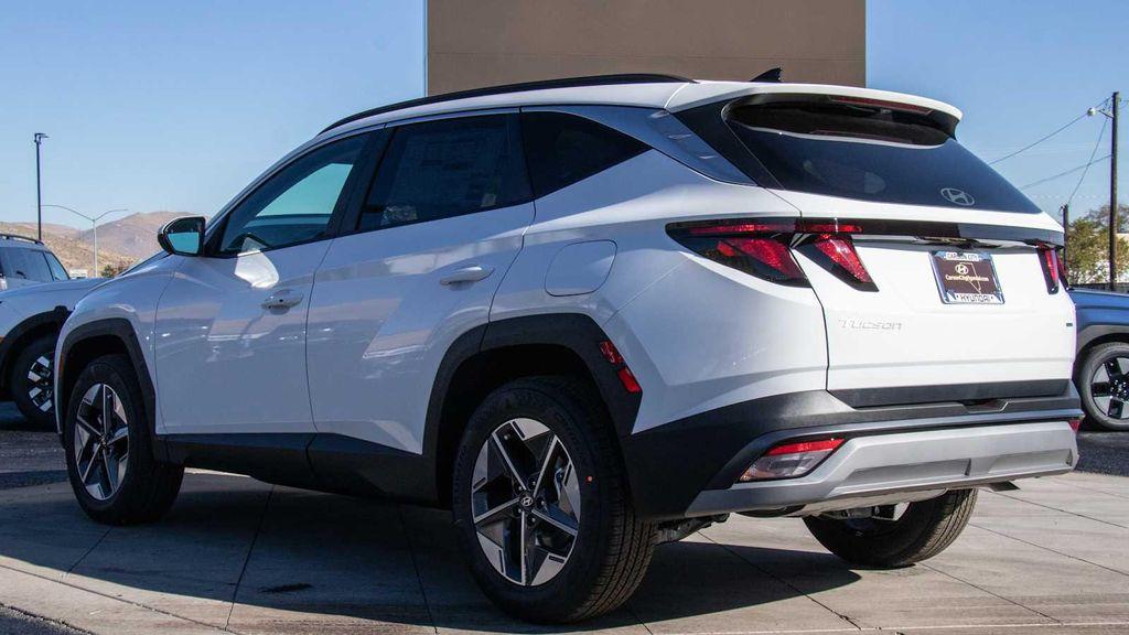 new 2026 Hyundai Tucson car, priced at $35,000