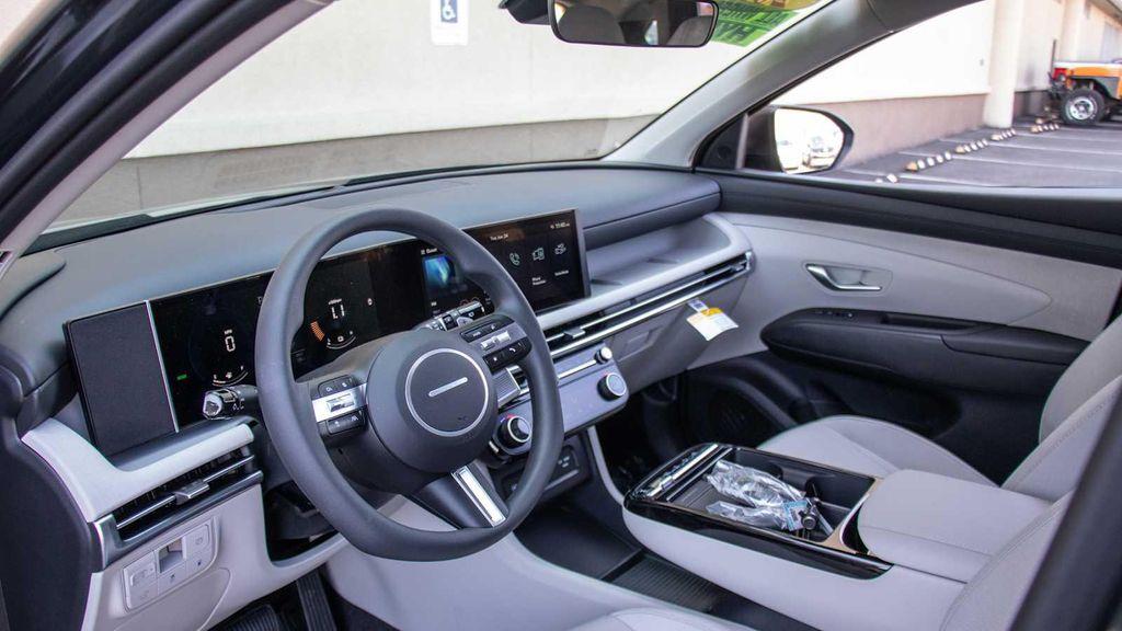 new 2025 Hyundai TUCSON Plug-In Hybrid car, priced at $41,574