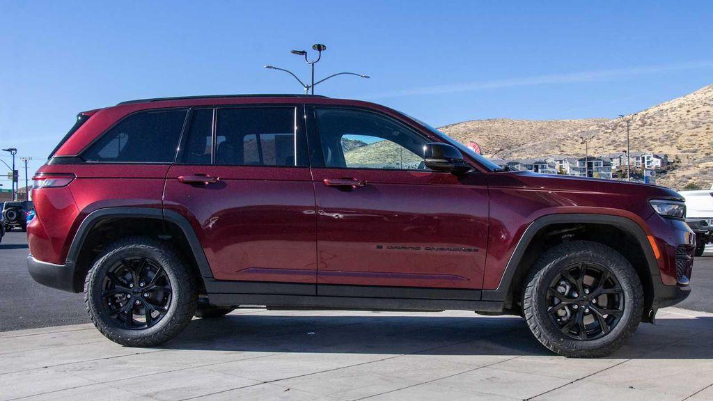 used 2024 Jeep Grand Cherokee car, priced at $29,750