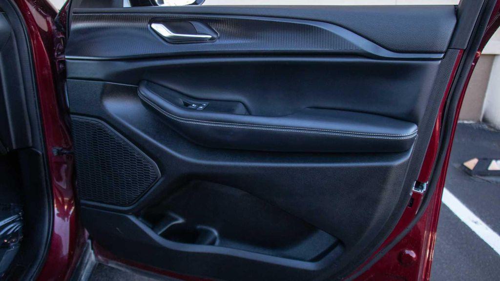 used 2024 Jeep Grand Cherokee car, priced at $29,750