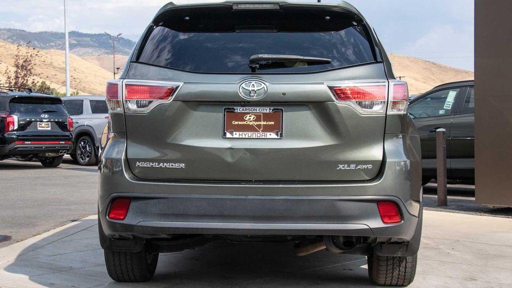 used 2015 Toyota Highlander car, priced at $19,350