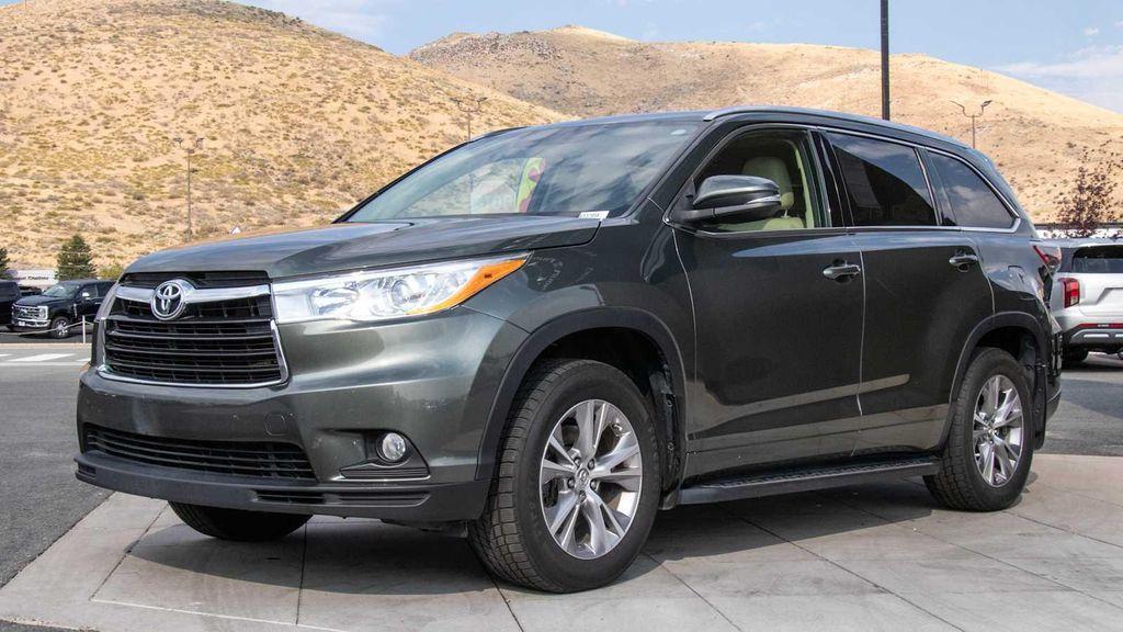 used 2015 Toyota Highlander car, priced at $19,350