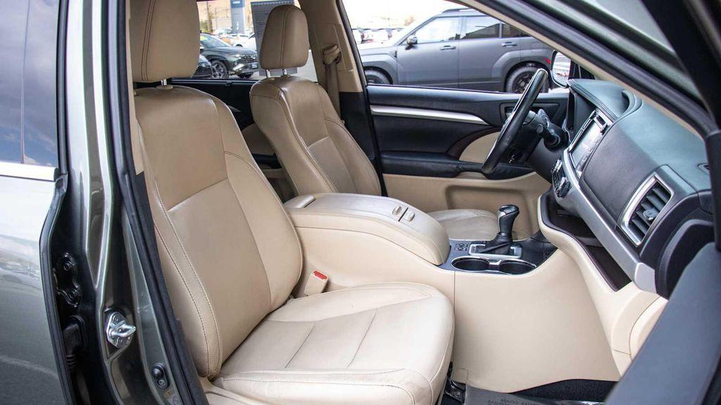 used 2015 Toyota Highlander car, priced at $19,350