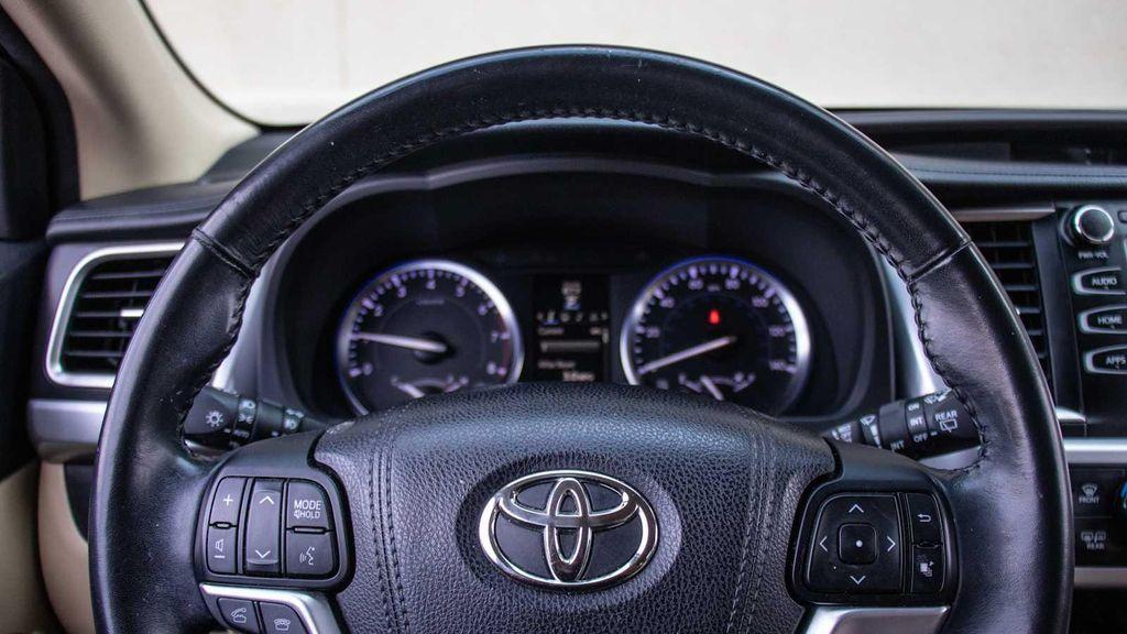 used 2015 Toyota Highlander car, priced at $19,350