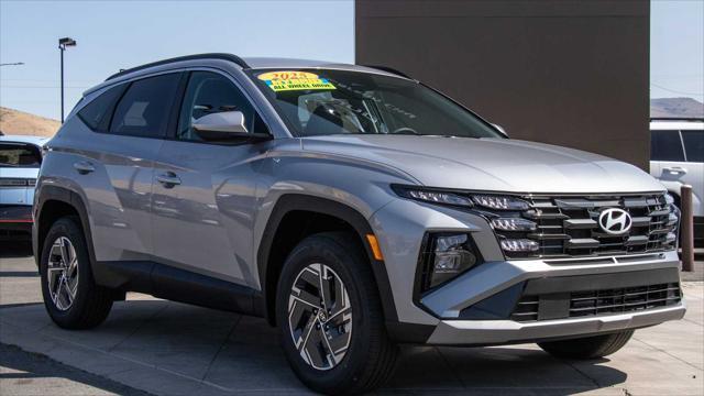new 2025 Hyundai TUCSON Hybrid car, priced at $35,430