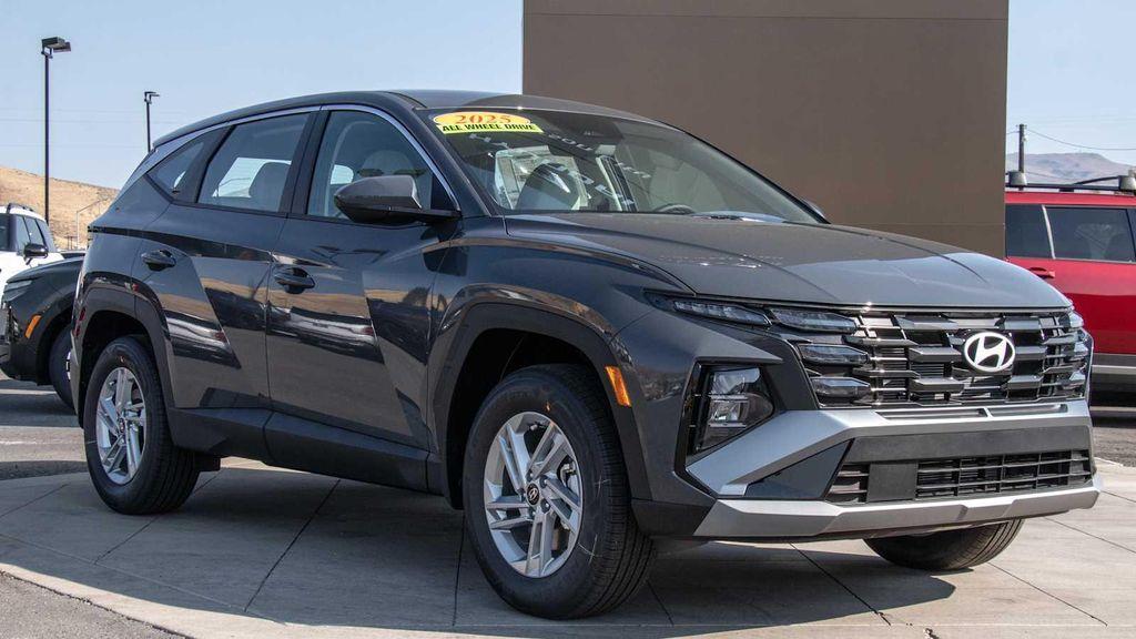 new 2025 Hyundai Tucson car, priced at $32,350