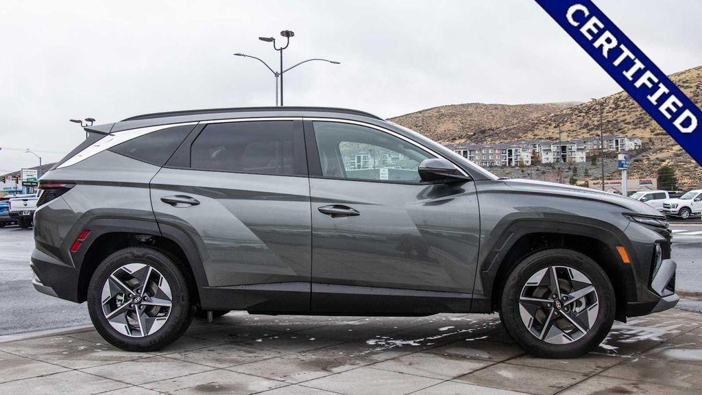 used 2025 Hyundai TUCSON Hybrid car, priced at $32,650