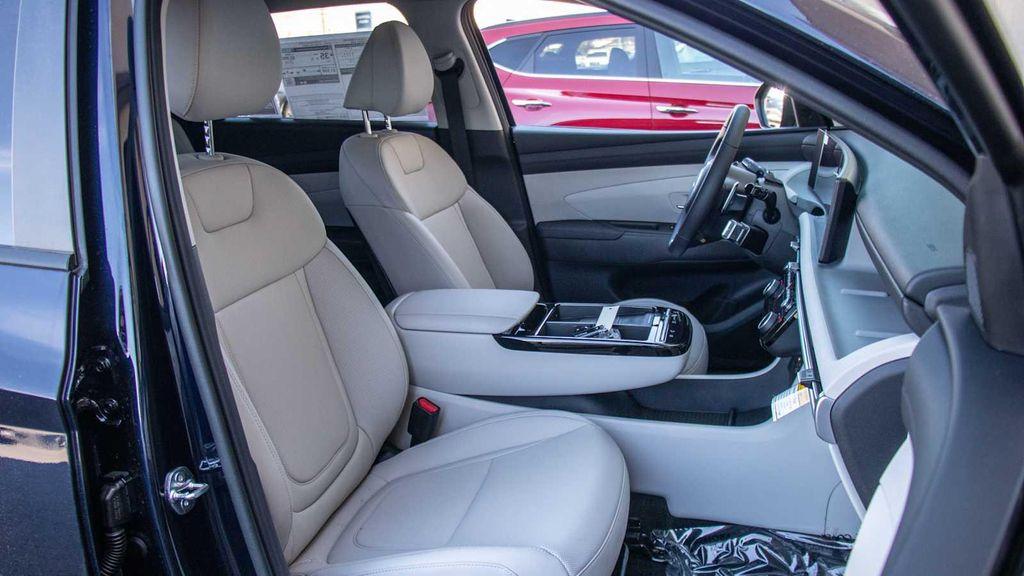 new 2025 Hyundai TUCSON Hybrid car, priced at $37,567