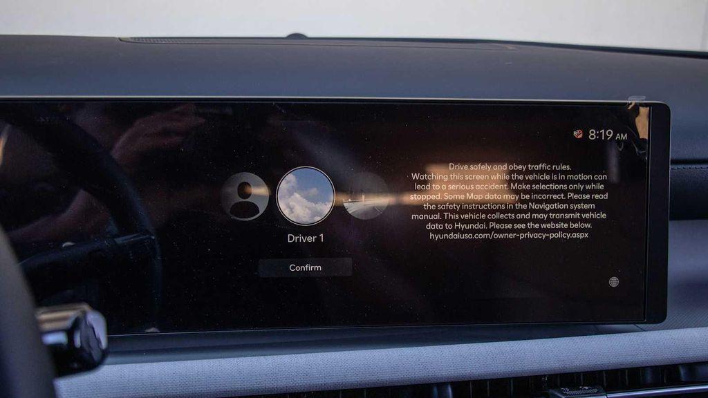 new 2025 Hyundai TUCSON Hybrid car, priced at $37,567