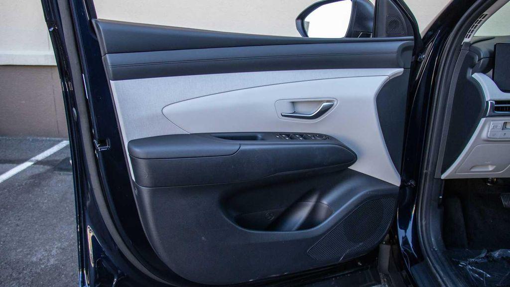 new 2025 Hyundai TUCSON Hybrid car, priced at $37,567