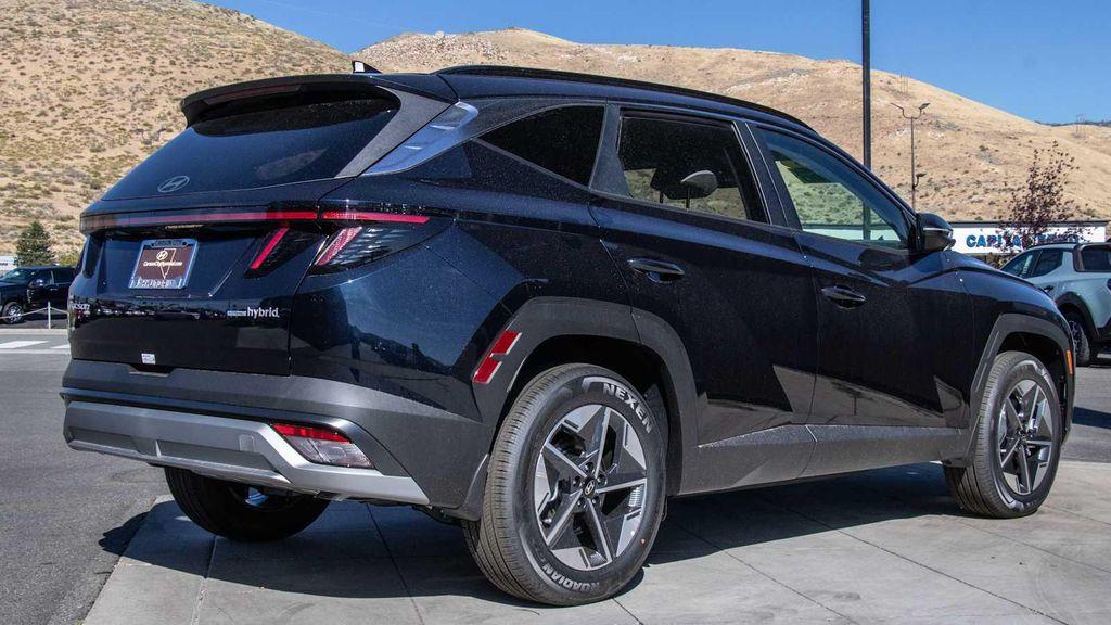 new 2025 Hyundai TUCSON Hybrid car, priced at $37,567