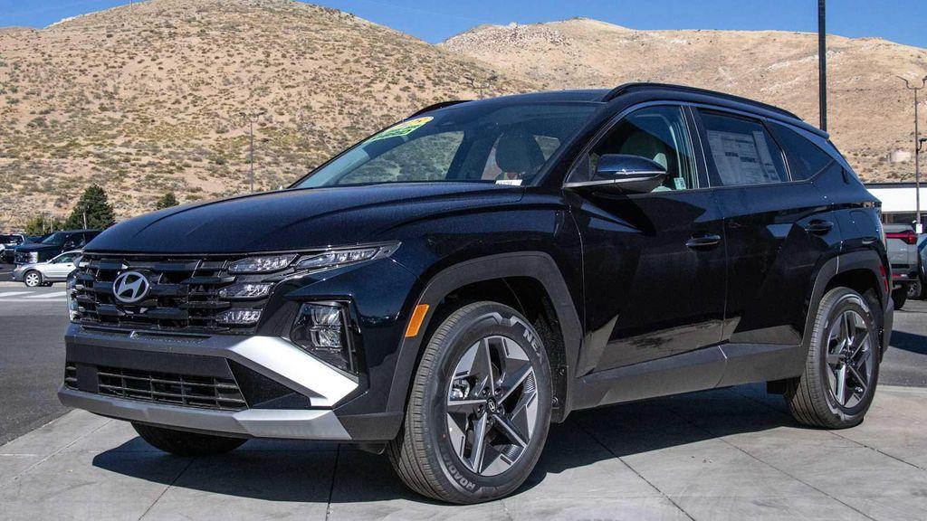 new 2025 Hyundai TUCSON Hybrid car, priced at $37,567