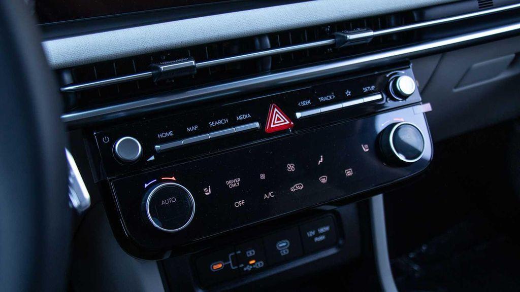 new 2025 Hyundai TUCSON Hybrid car, priced at $37,567
