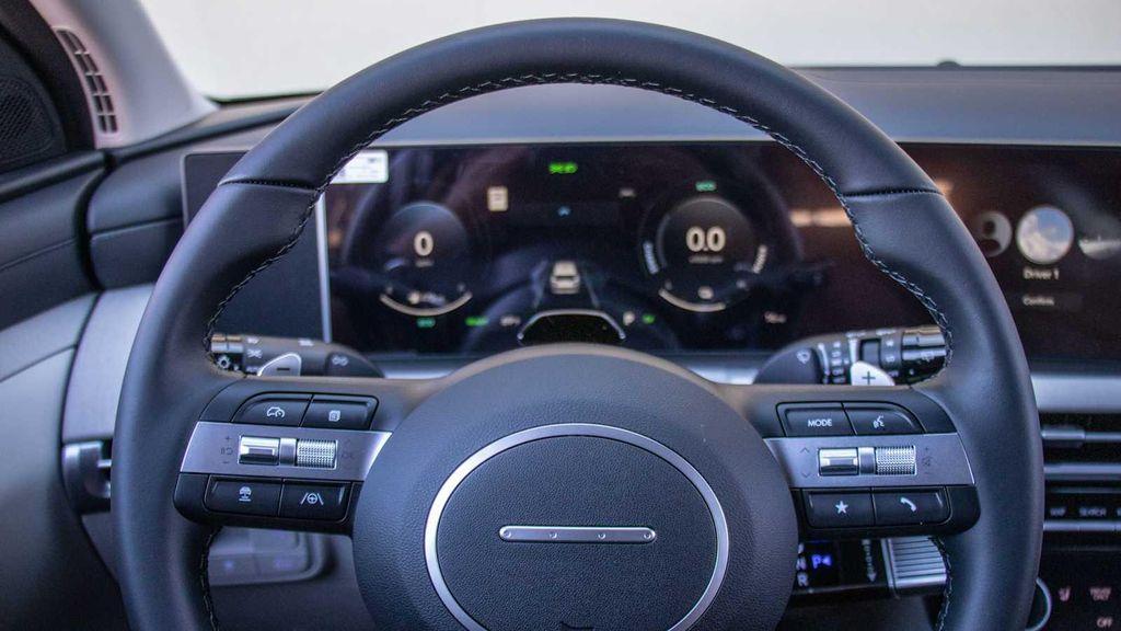 new 2025 Hyundai TUCSON Hybrid car, priced at $37,567