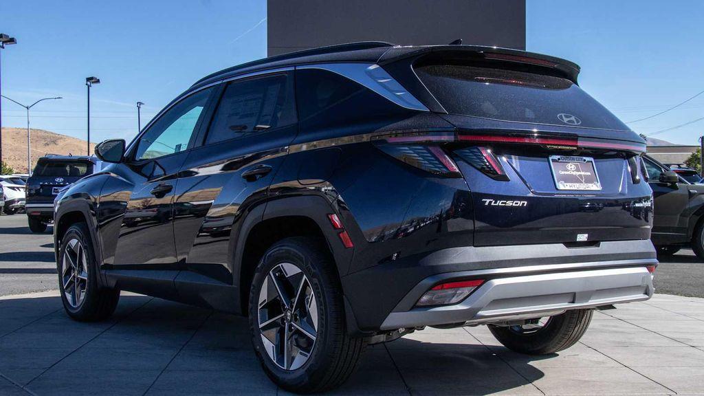 new 2025 Hyundai TUCSON Hybrid car, priced at $37,567
