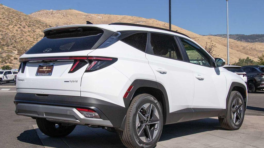 new 2025 Hyundai TUCSON Hybrid car, priced at $38,119