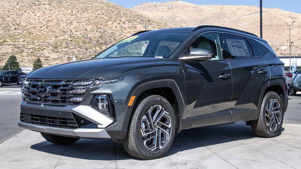 new 2025 Hyundai TUCSON Hybrid car, priced at $43,690