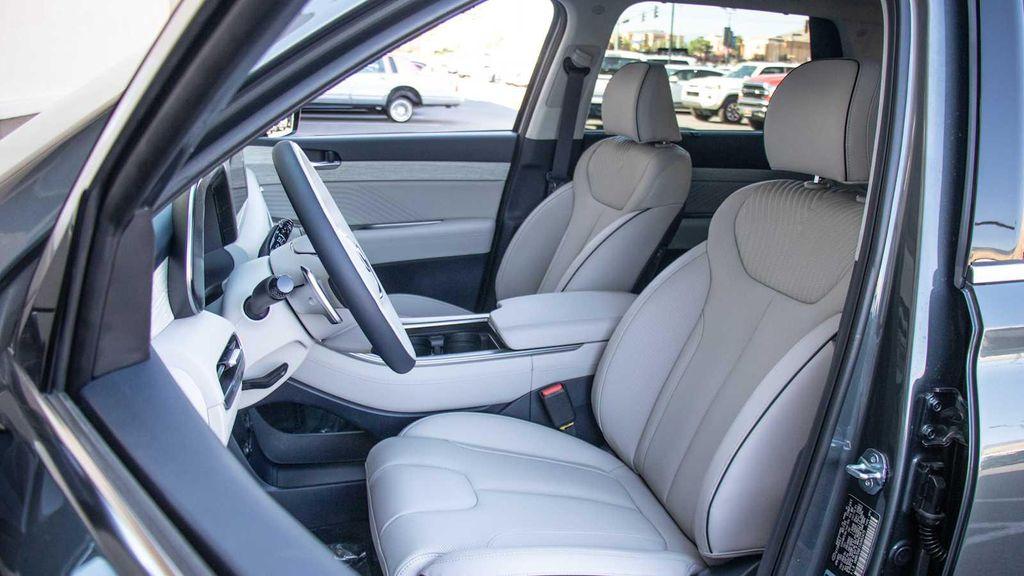 new 2025 Hyundai Palisade car, priced at $53,237