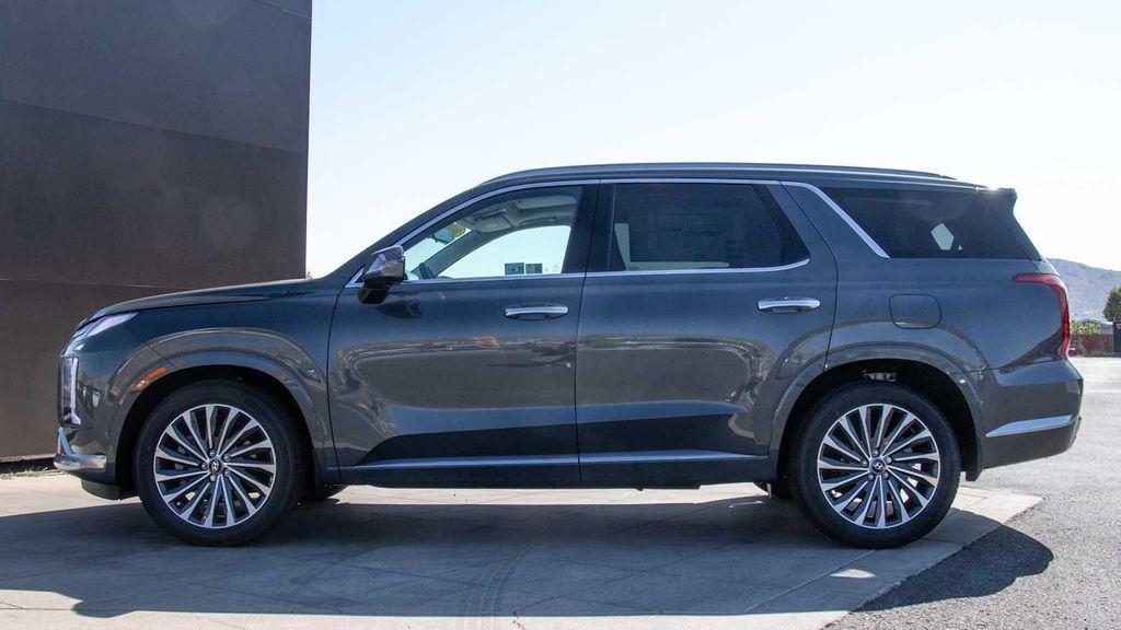 new 2025 Hyundai Palisade car, priced at $53,237