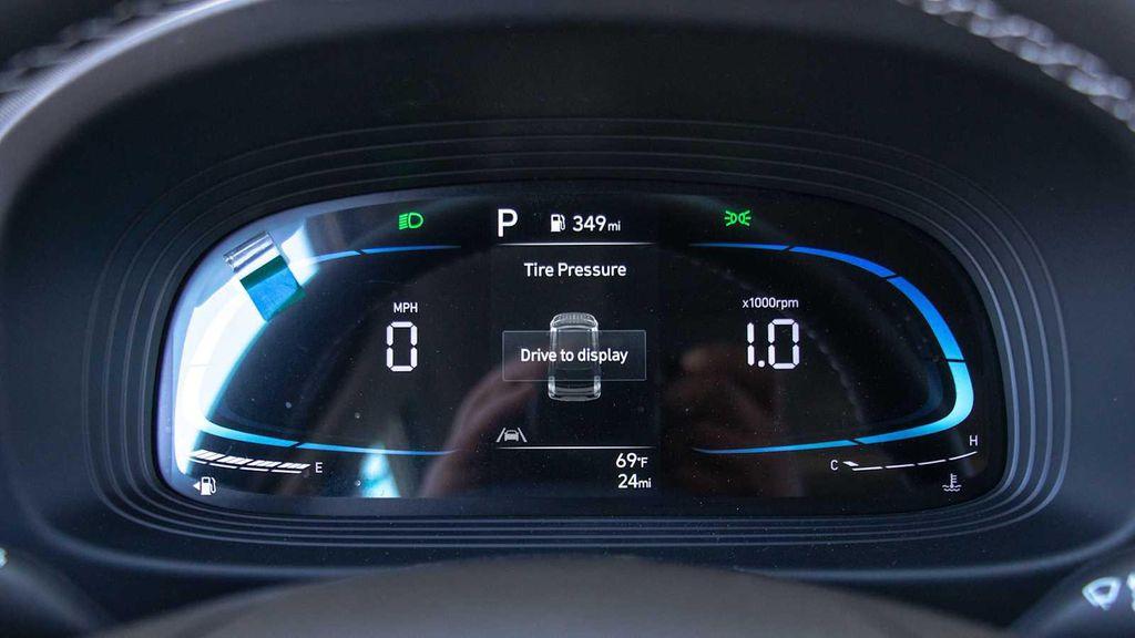 new 2025 Hyundai Venue car, priced at $23,217