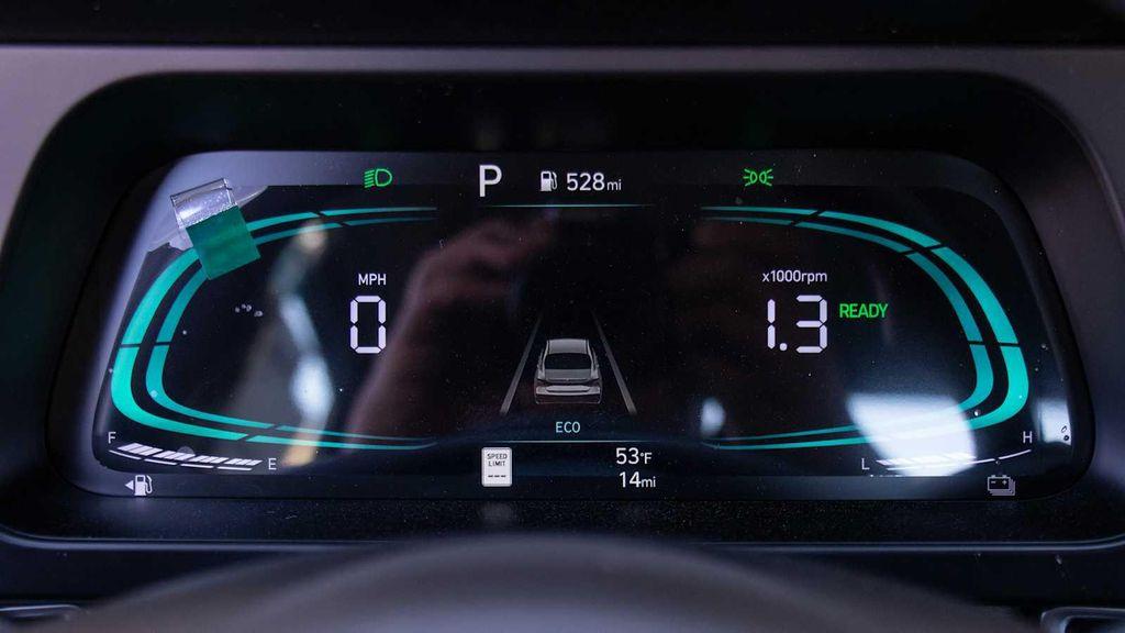new 2025 Hyundai ELANTRA HEV car, priced at $27,710