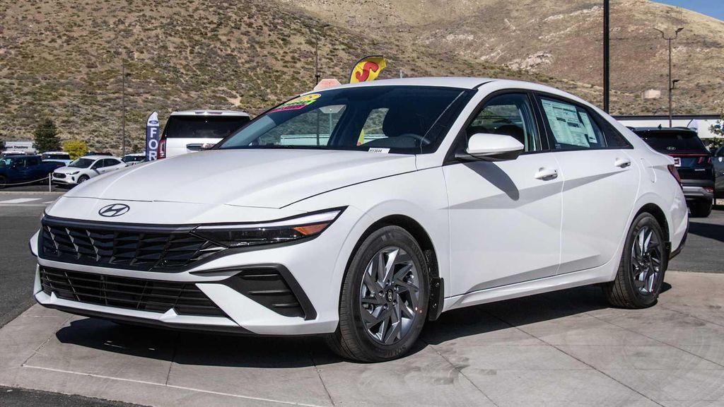 new 2025 Hyundai ELANTRA HEV car, priced at $27,710