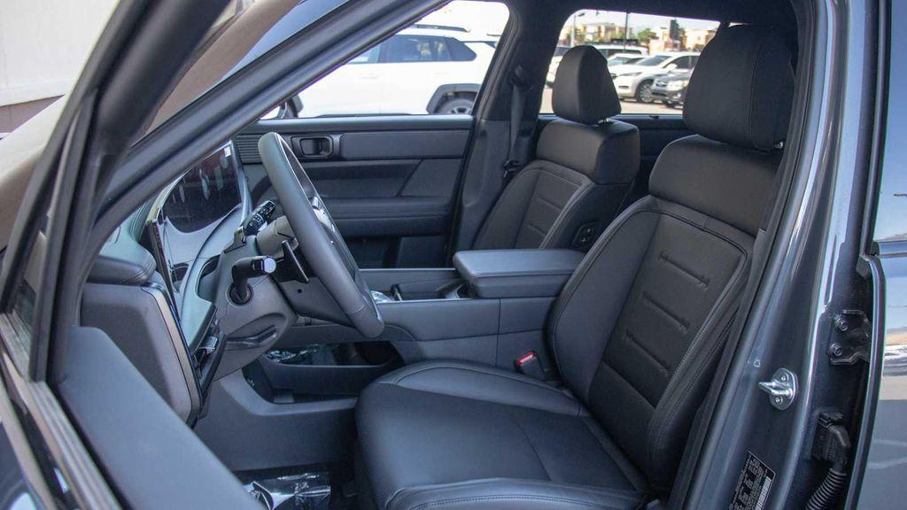 new 2025 Hyundai SANTA FE HEV car, priced at $52,075