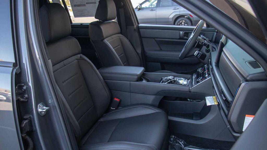 new 2025 Hyundai SANTA FE HEV car, priced at $52,075