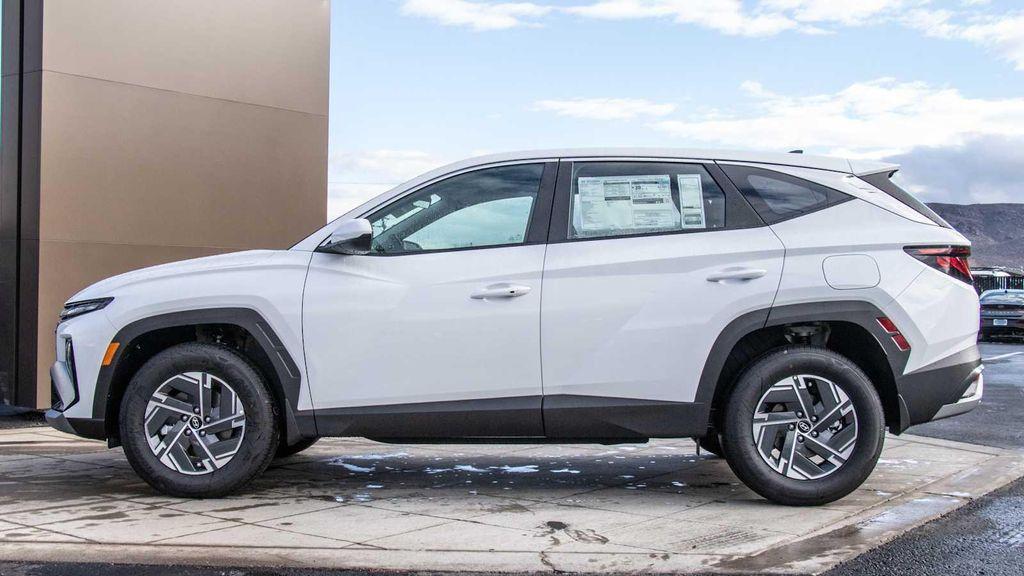 new 2026 Hyundai TUCSON Hybrid car, priced at $35,195