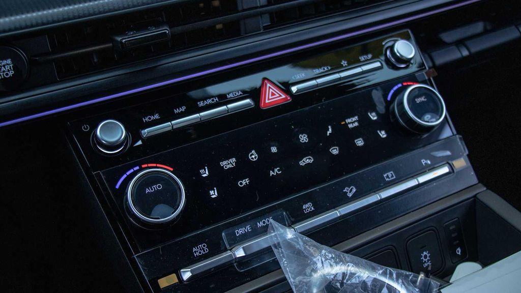 new 2025 Hyundai SANTA FE HEV car, priced at $49,956