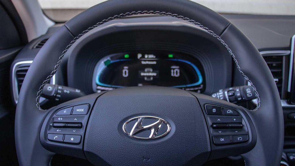 new 2025 Hyundai Venue car, priced at $23,254
