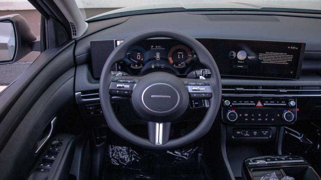 new 2025 Hyundai TUCSON Plug-In Hybrid car, priced at $39,843