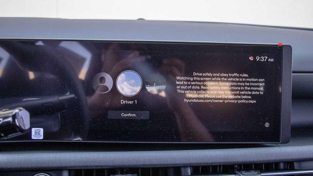 new 2025 Hyundai TUCSON Plug-In Hybrid car, priced at $39,843