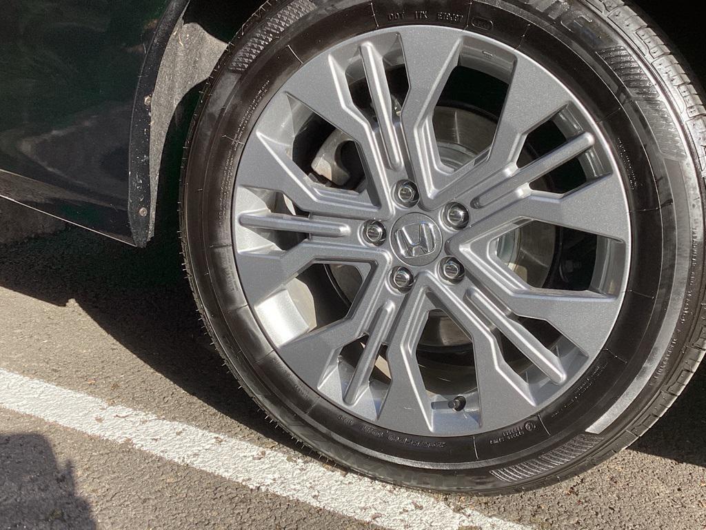 used 2025 Honda Odyssey car, priced at $42,981