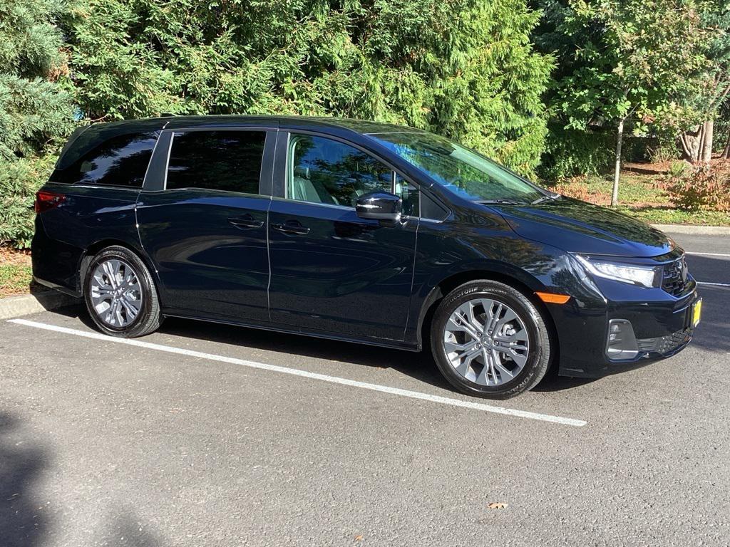 used 2025 Honda Odyssey car, priced at $42,981