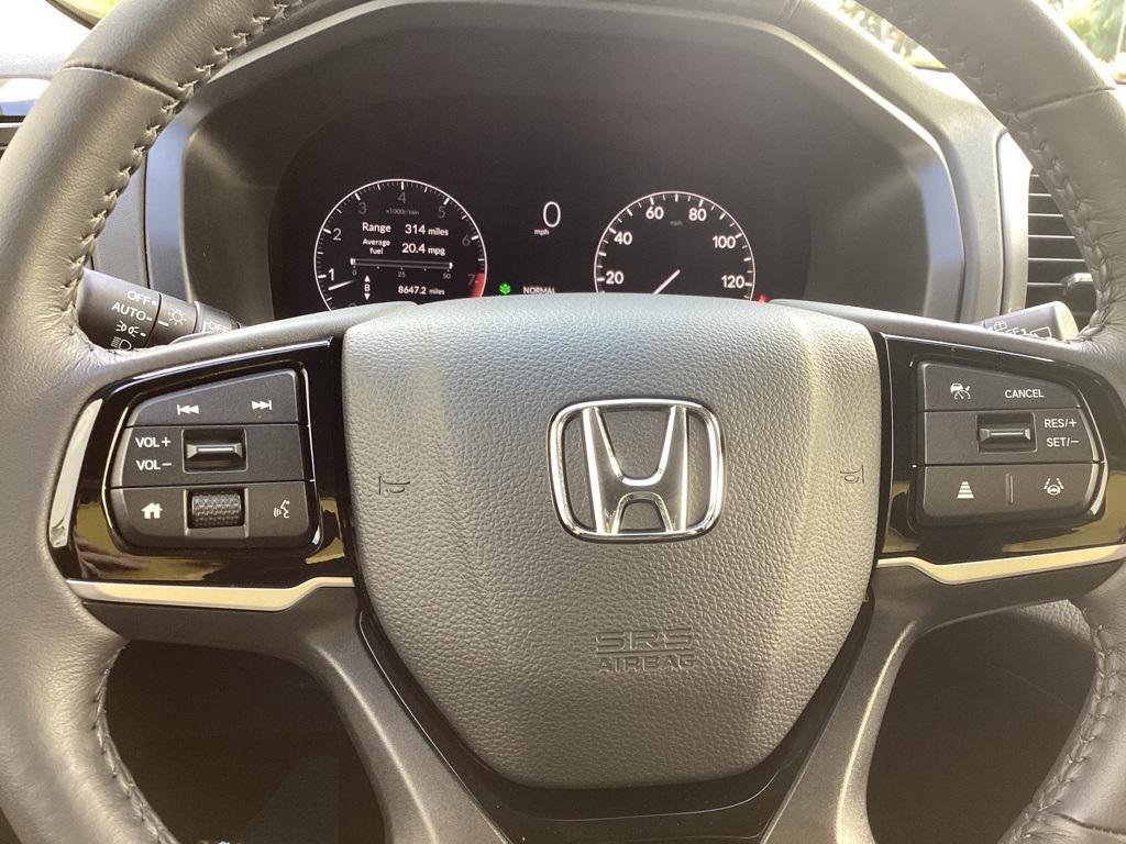 used 2025 Honda Odyssey car, priced at $42,981