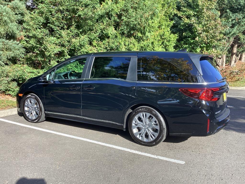 used 2025 Honda Odyssey car, priced at $42,981