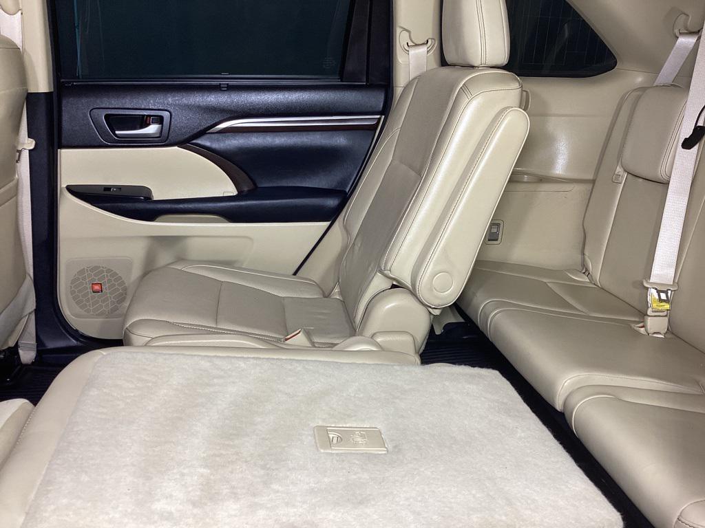 used 2015 Toyota Highlander car, priced at $15,481