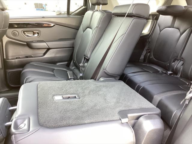 used 2025 Honda Pilot car, priced at $46,981