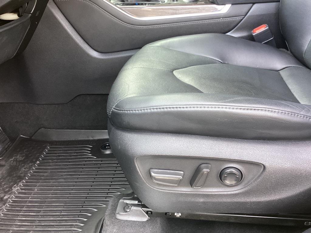 used 2023 Toyota Highlander car, priced at $41,974