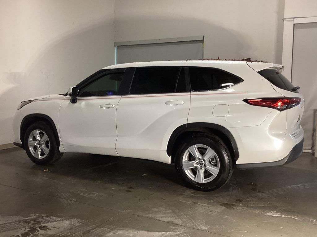 used 2023 Toyota Highlander car, priced at $33,981