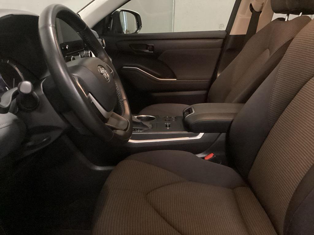 used 2023 Toyota Highlander car, priced at $33,981