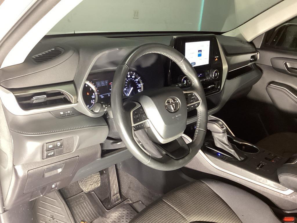 used 2023 Toyota Highlander car, priced at $33,981