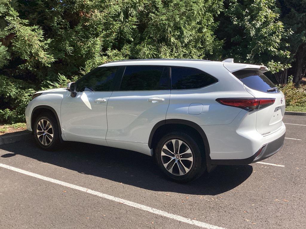 used 2023 Toyota Highlander car, priced at $39,981