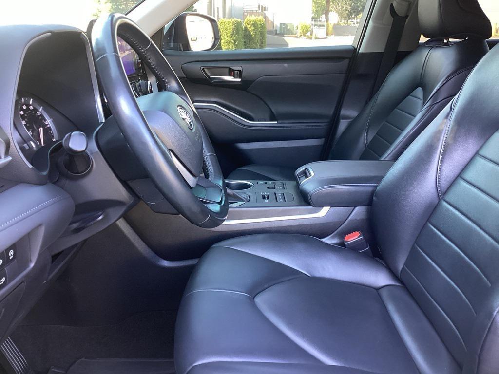 used 2023 Toyota Highlander car, priced at $39,981