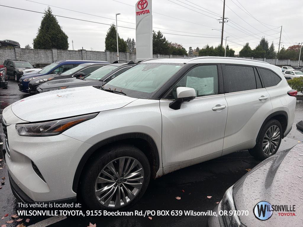 used 2023 Toyota Highlander Hybrid car, priced at $43,942