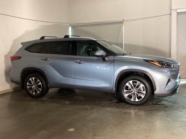 used 2022 Toyota Highlander car, priced at $37,981